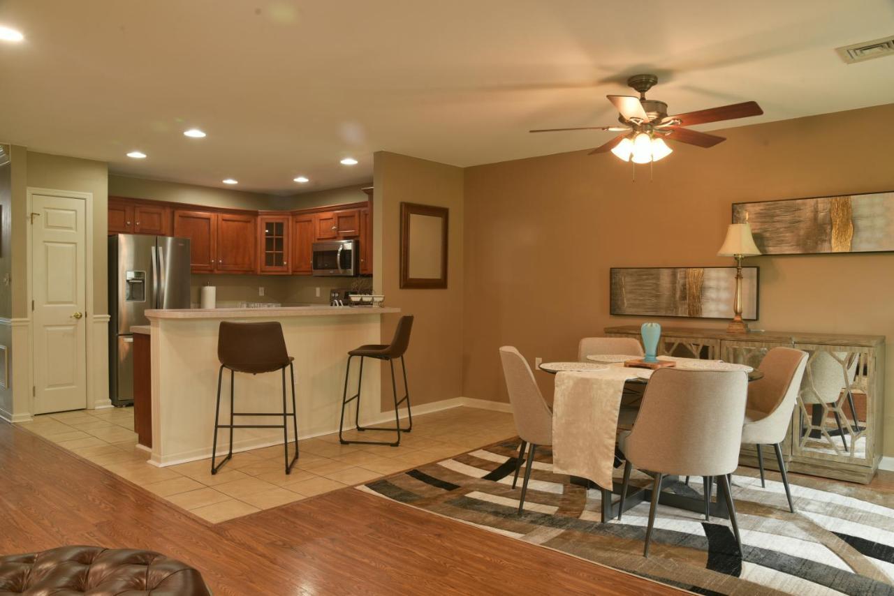 Entire Townhouse Close To Hershey Park Holiday home *