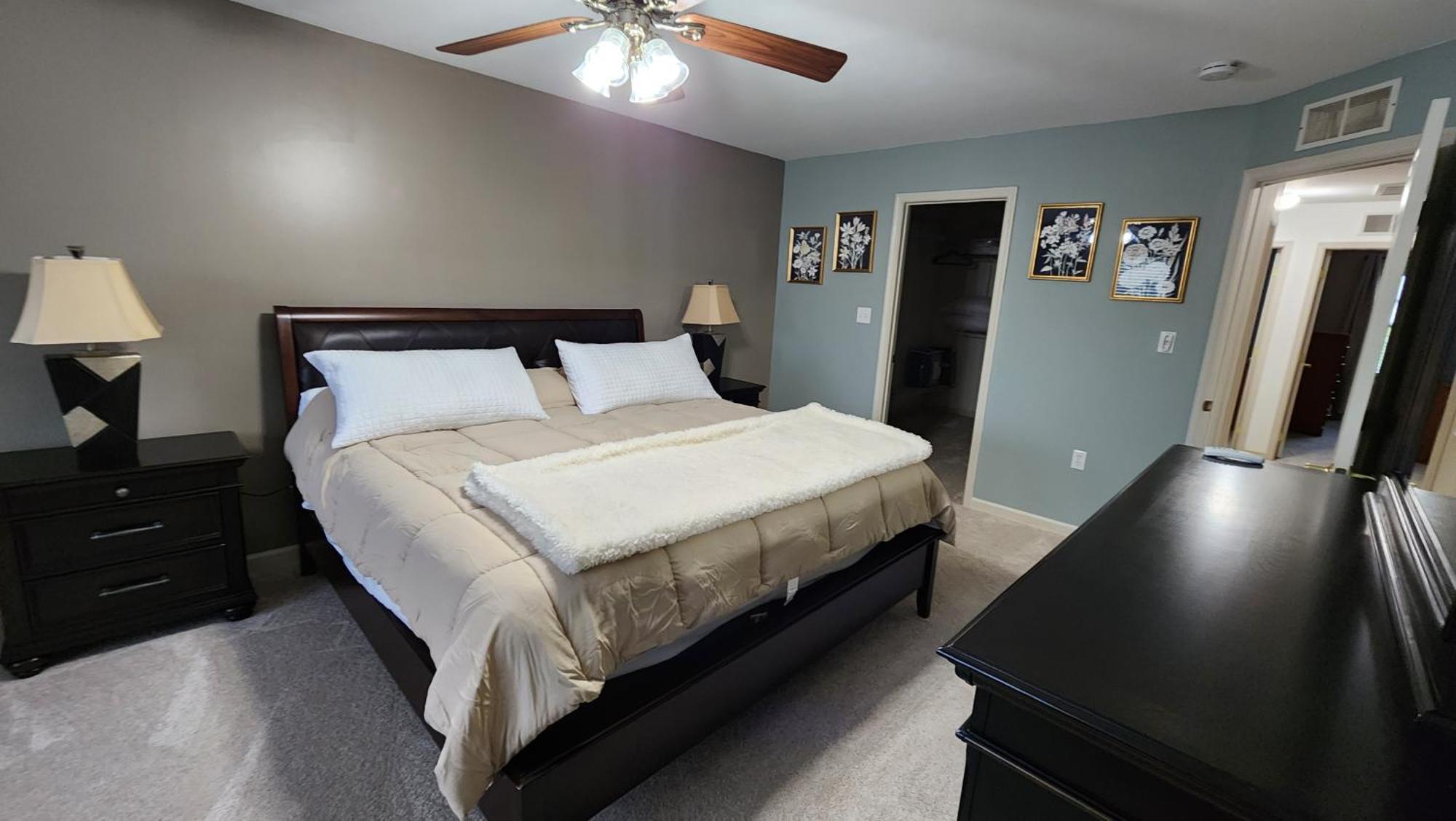 Entire Townhouse Close To Hershey Park Holiday home